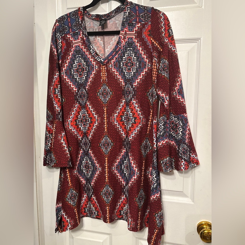 Win-Win Womens L-XL Flare Bottom Tunic top Maroon/ Red Print Pullover Loose Fit